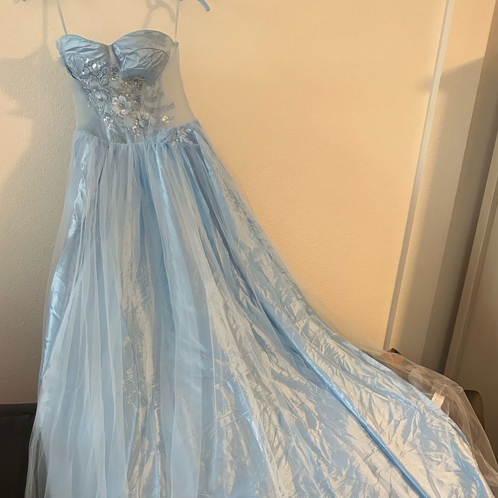 Elegant Blue Strapless Prom Dress